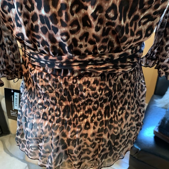 I.N.C. Leopard print blouse ( NWT) - Picture 6 of 14